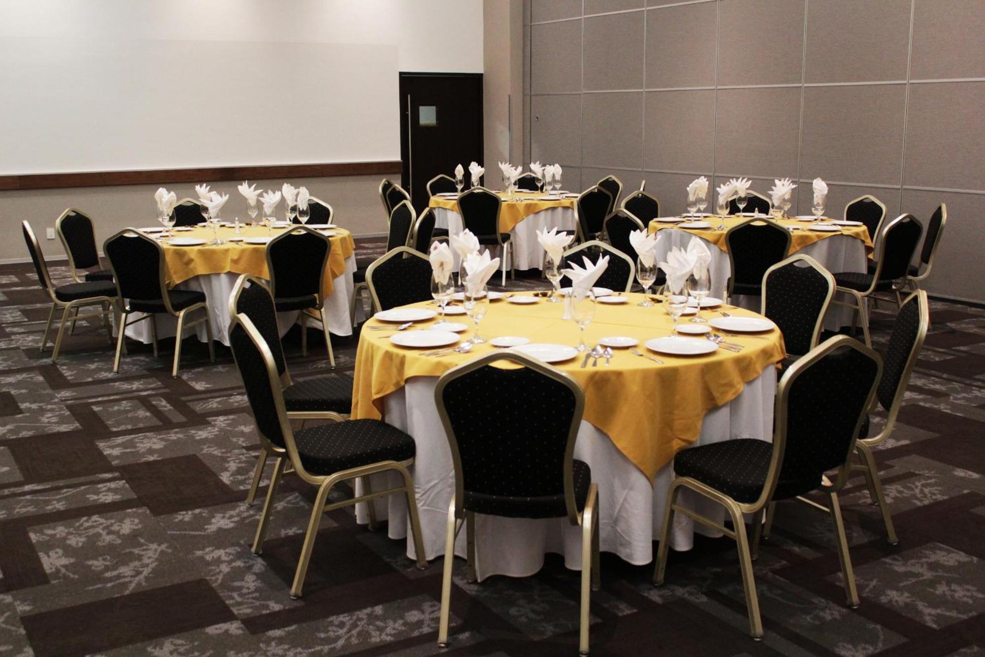 Casa Inn Premium Hotel Queretaro Miranda Eksteriør bilde Banquet Hall