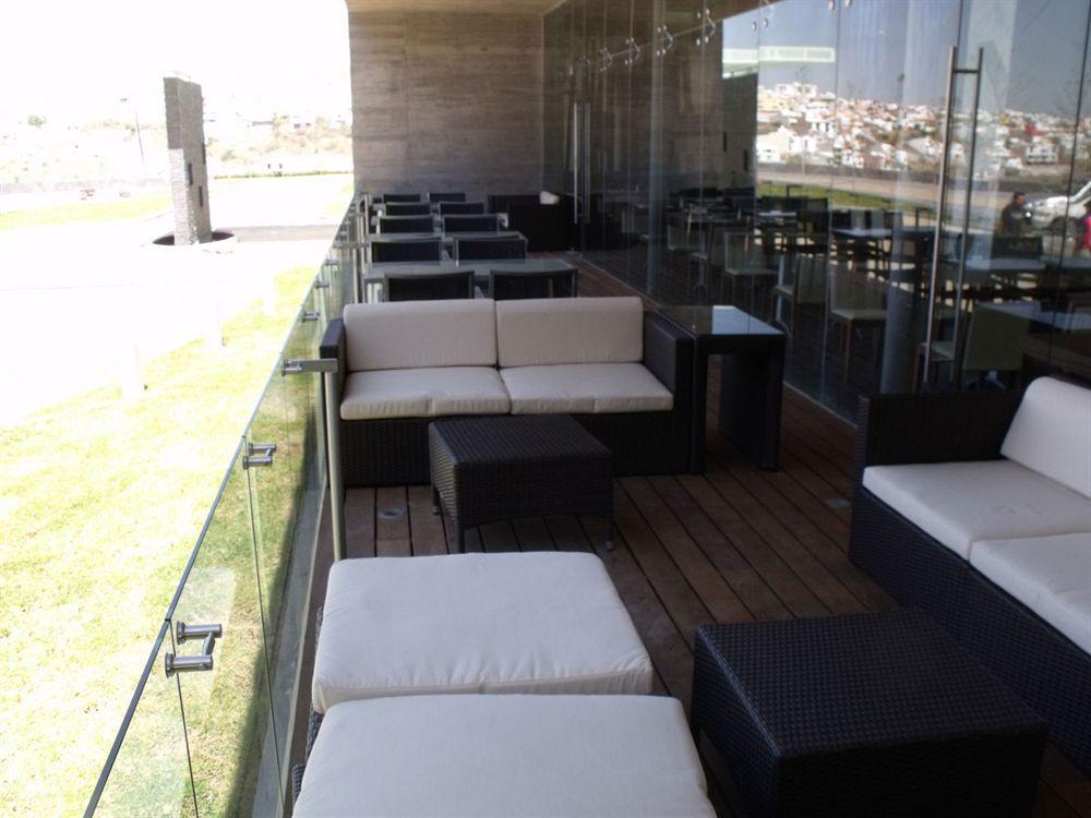 Casa Inn Premium Hotel Queretaro Miranda Eksteriør bilde The Sky Bar