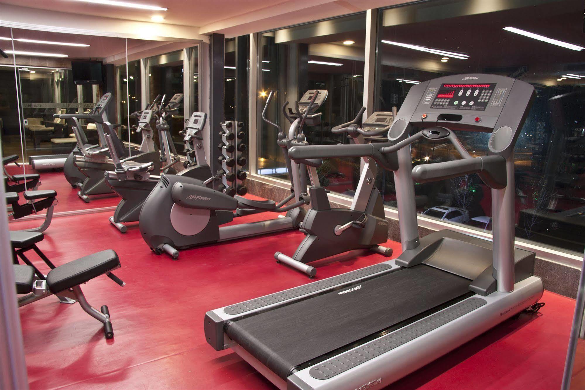 Casa Inn Premium Hotel Queretaro Miranda Eksteriør bilde A treadmill