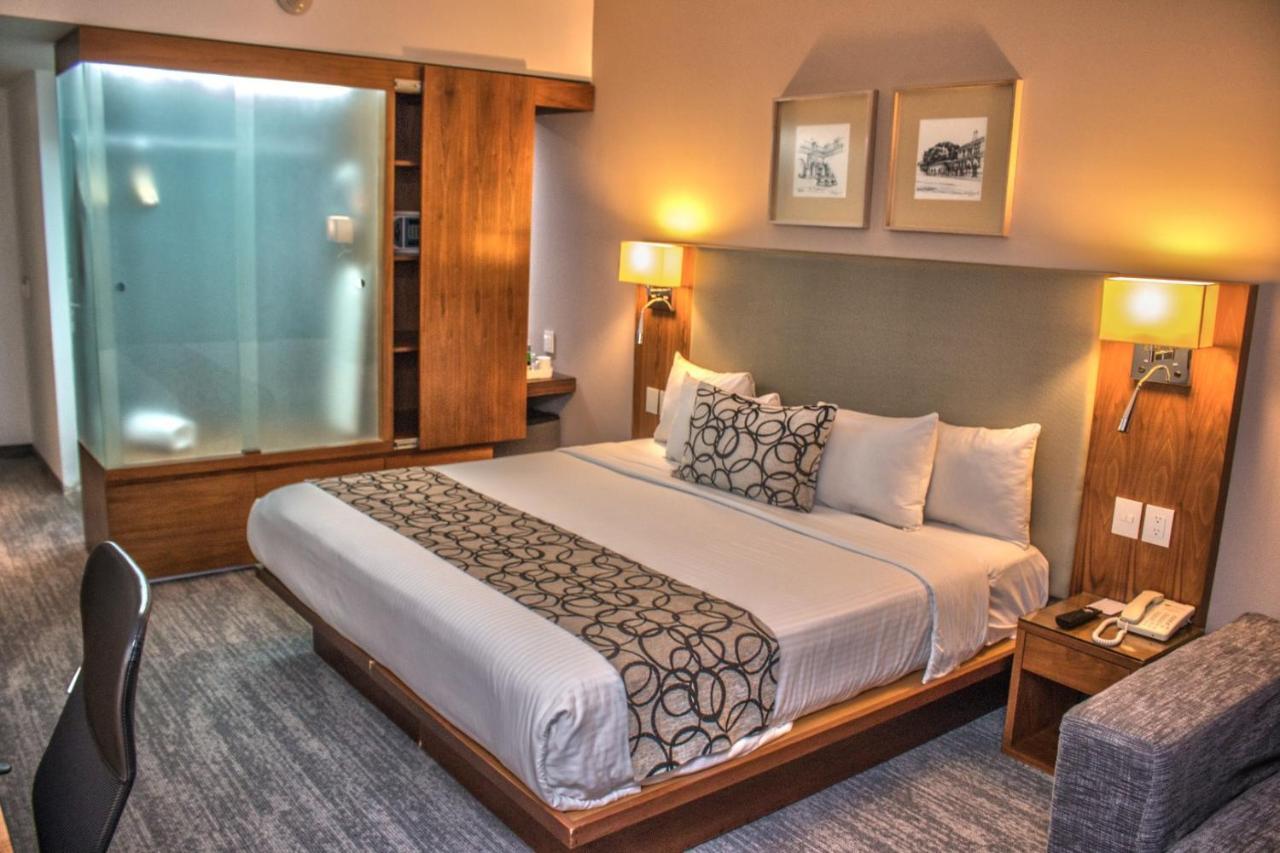 Casa Inn Premium Hotel Queretaro Miranda Eksteriør bilde A room at the hotel